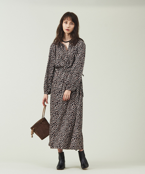 qualite（カリテ）の「リーフ柄2WAYワンピース（ワンピース・レディース・ライトブルー/ブラウン・フリー）」の17枚目の写真