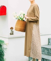 リブ イン コンフォート 一枚で上品華やかな後ろ花柄プリーツドッキングワンピース
