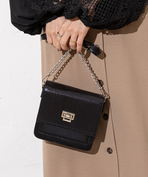 prose verse（プロズヴェール）の「メタリックスクエアミニショルダー（ショルダーバッグ・レディース・ブラック/ベージュ/シルバー・ﾌﾘ-）」の2枚目の写真