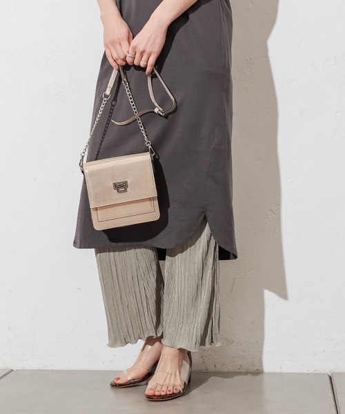 prose verse（プロズヴェール）の「メタリックスクエアミニショルダー（ショルダーバッグ・レディース・ブラック/ベージュ/シルバー・ﾌﾘ-）」の9枚目の写真