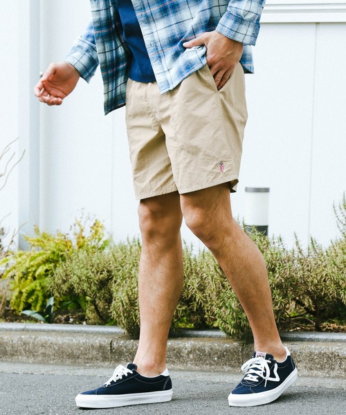 BAYFLOW(ベイフロー)の「ワンポイントシシュウショーツ(その他パンツ・メンズ・ネイビー/オリーブ/ベージュ/チャコール/マルーン・MEDIUM/LARGE)」の2枚目の写真