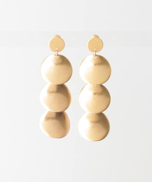 KBF（ケイビーエフ）の「ペタルモチーフイヤリング（イヤリング・レディース・シルバー/ゴールド・ONE）」の5枚目の写真