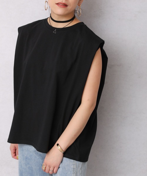 ap retro（アプレトロ）の「シンプル無地Tシャツ/肩タック1分袖プルオーバー【ZOZO限定アイテム】（Tシャツ/カットソー・レディース・ブラック/オフホワイト/グリーン/モカ/グレイッシュブルー・FREE）」の3枚目の写真