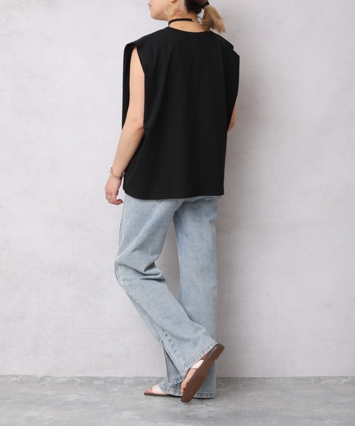 ap retro（アプレトロ）の「シンプル無地Tシャツ/肩タック1分袖プルオーバー【ZOZO限定アイテム】（Tシャツ/カットソー・レディース・ブラック/オフホワイト/グリーン/モカ/グレイッシュブルー・FREE）」の9枚目の写真