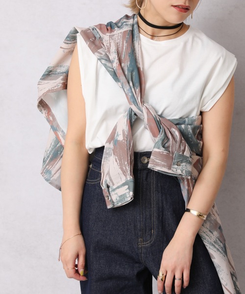 ap retro（アプレトロ）の「シンプル無地Tシャツ/肩タック1分袖プルオーバー【ZOZO限定アイテム】（Tシャツ/カットソー・レディース・ブラック/オフホワイト/グリーン/モカ/グレイッシュブルー・FREE）」の6枚目の写真