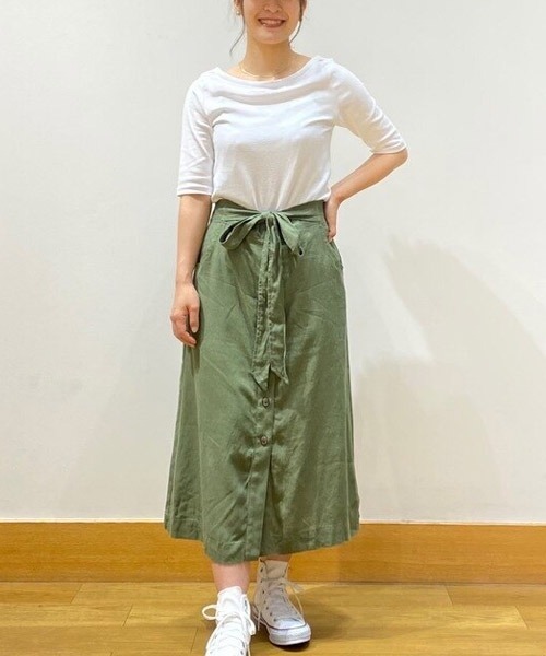 GAP（ギャップ）の「タイフロント ミディスカート（スカート・レディース・ベージュ/グリーン/インディゴブルー・S/L/M/XS/XXS/XL）」の2枚目の写真