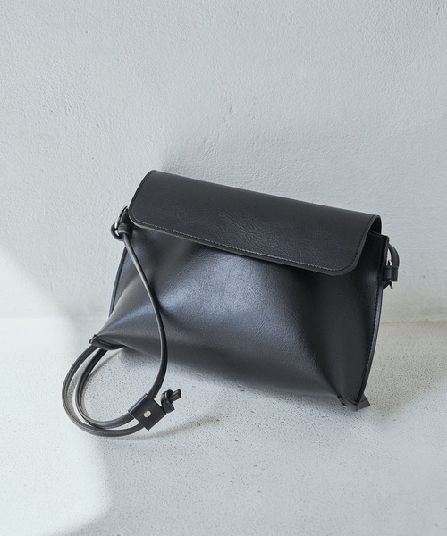 audrey and john wad（オードリーアンドジョンワッド）の「【Audrey and John Wad】 フェイクレザーポシェット（ショルダーバッグ・レディース・ホワイト/ブラック・FREE）」の17枚目の写真