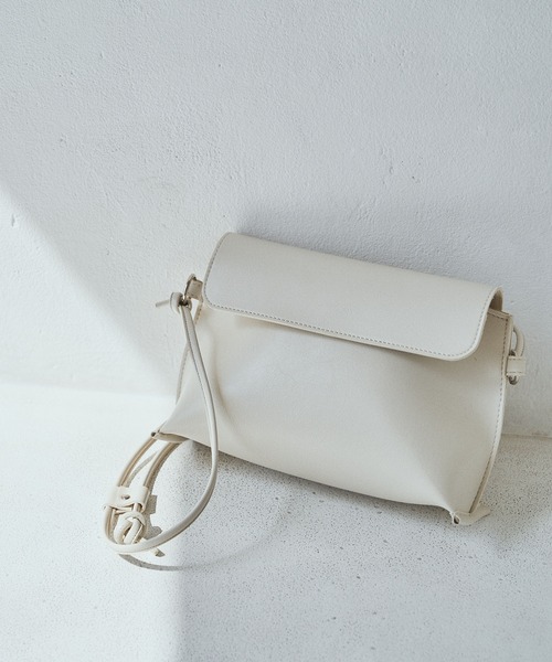 audrey and john wad（オードリーアンドジョンワッド）の「【Audrey and John Wad】 フェイクレザーポシェット（ショルダーバッグ・レディース・ホワイト/ブラック・FREE）」の18枚目の写真