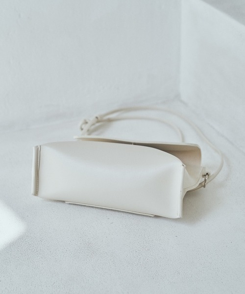 audrey and john wad（オードリーアンドジョンワッド）の「【Audrey and John Wad】 フェイクレザーポシェット（ショルダーバッグ・レディース・ホワイト/ブラック・FREE）」の21枚目の写真