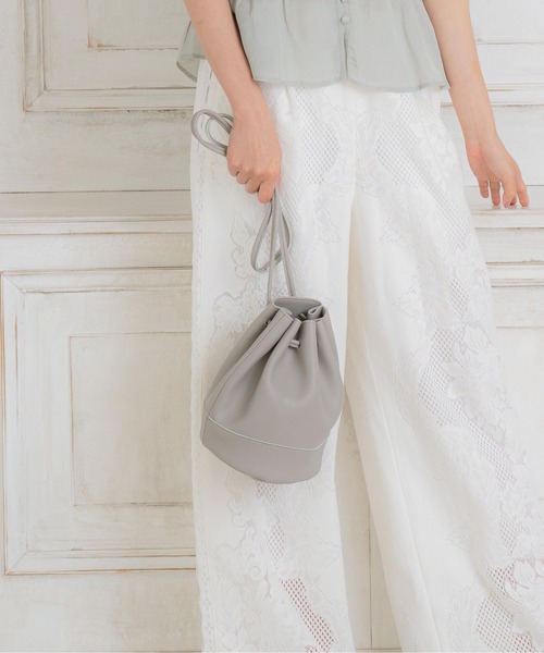 BASE(ベース)の「レディースショルダーバッグ(ショルダーバッグ・レディース・ブラック/アイボリー/グリーン/イエロー/ブルー/ベージュ/グレー・FREE)」の4枚目の写真