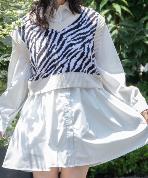 WEGO（ウィゴー）の「WEGO/ウエストギャザーシャツチュニック（シャツ/ブラウス・レディース・ホワイト/ブラック・FREE）」の2枚目の写真