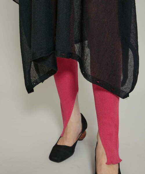 TAN（タン）の「【TAN(タン)】フラッフィーワンピースアンドトップス 21AW-2（Tシャツ/カットソー・レディース・ブラック/グリーン・FREE）」の7枚目の写真