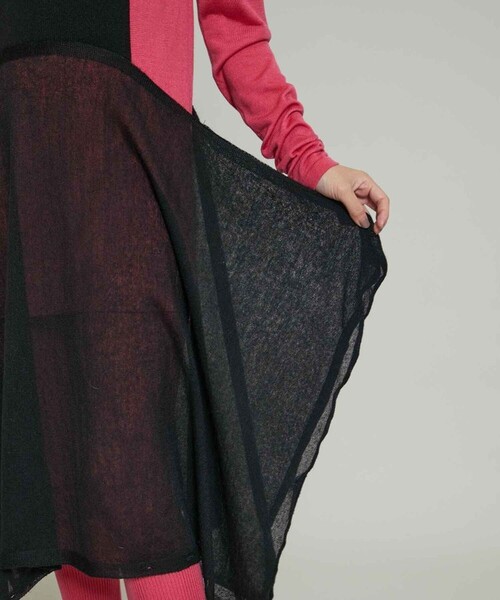 TAN（タン）の「【TAN(タン)】フラッフィーワンピースアンドトップス 21AW-2（Tシャツ/カットソー・レディース・ブラック/グリーン・FREE）」の6枚目の写真