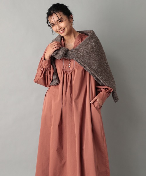 RIVE DROITE（リヴドロワ）の「女性らしいボリューム感が魅力　ハシゴレースギャザーワンピース（ワンピース・レディース・ローズ/ネイビー・FREE）」の2枚目の写真