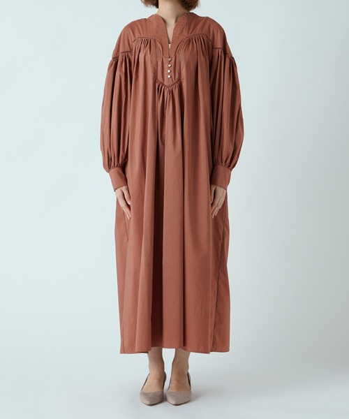 RIVE DROITE（リヴドロワ）の「女性らしいボリューム感が魅力　ハシゴレースギャザーワンピース（ワンピース・レディース・ローズ/ネイビー・FREE）」の21枚目の写真