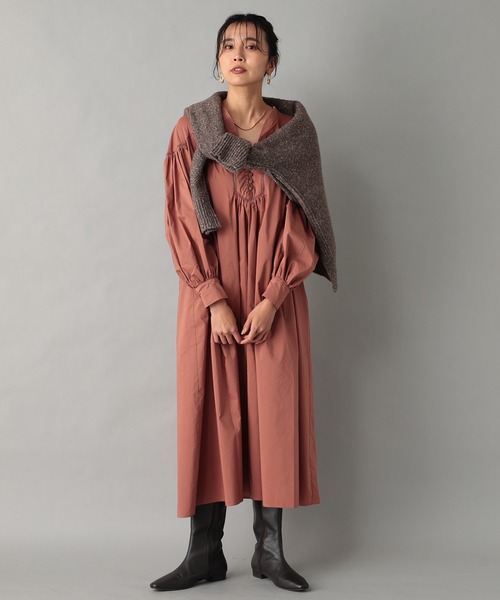 RIVE DROITE（リヴドロワ）の「女性らしいボリューム感が魅力　ハシゴレースギャザーワンピース（ワンピース・レディース・ローズ/ネイビー・FREE）」の6枚目の写真