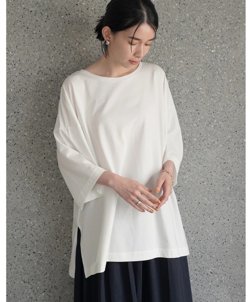 AMERICAN HOLIC（アメリカンホリック）の「SZ天竺サイドスリットカットチュニック（Tシャツ/カットソー・レディース・オフホワイト/チャコールグレー/ブラウン/ライトグレー・L/M）」の2枚目の写真