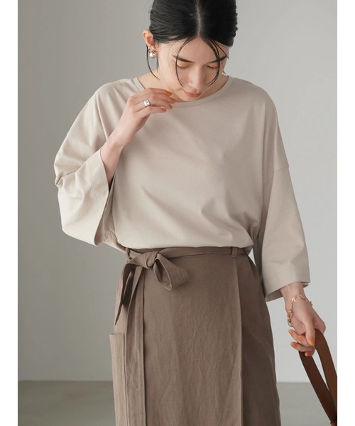 AMERICAN HOLIC（アメリカンホリック）の「SZ天竺サイドスリットカットチュニック（Tシャツ/カットソー・レディース・オフホワイト/チャコールグレー/ブラウン/ライトグレー・L/M）」の3枚目の写真