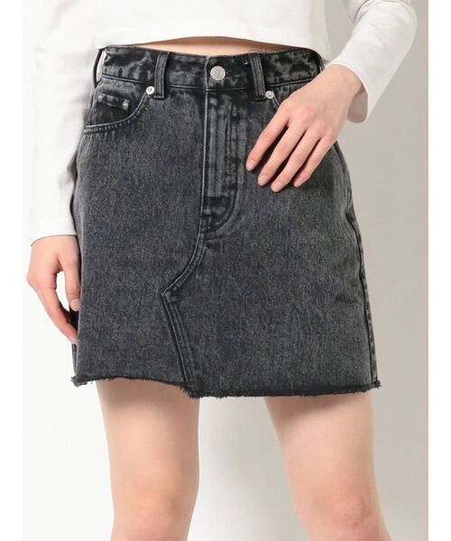EVRIS（エヴリス）の「BASICデニムミニスカート（デニムスカート・レディース・ベージュ/ブラック/ライトブルー・MEDIUM/SMALL）」の2枚目の写真