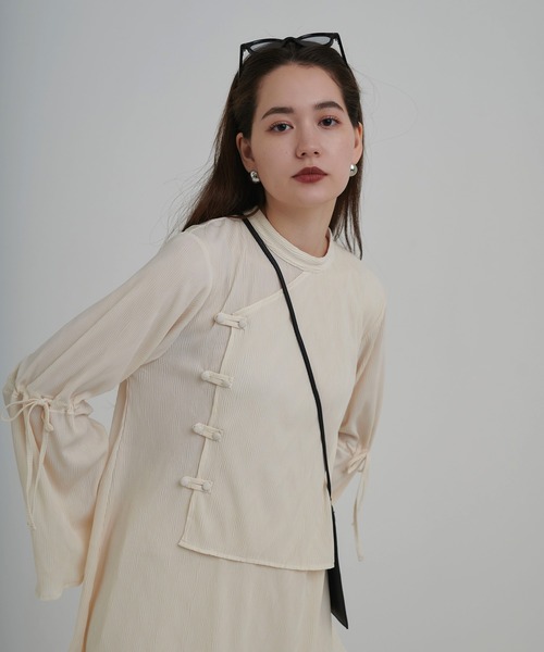 TINA：JOJUN（ティーナジョジュン）の「楊柳 袖リボンブラウス TINA：JOJUN（Tシャツ/カットソー・レディース・ホワイト/ブラック・M）」の2枚目の写真