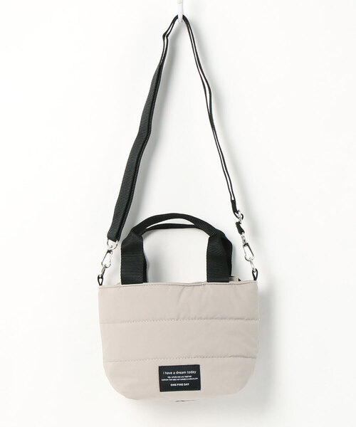 Samansa Mos2 blue（サマンサモスモスブルー）の「ボンディング2WAYミニショルダー（ショルダーバッグ・レディース・ベージュ/グレー/カーキ・ﾌﾘ-）」の2枚目の写真