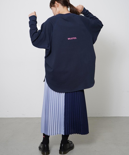MILKFED.（ミルクフェド）の「EMBROIDERY LOGO BIG TOP（スウェット・レディース・ブラック/ネイビー/アッシュ・ONE SIZE）」の18枚目の写真