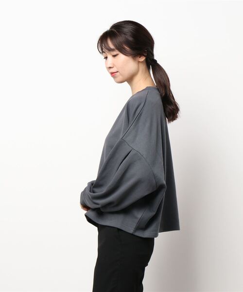 Samansa Mos2 blue(サマンサモスモスブルー)の「裏毛ドルマンカットソー(Tシャツ/カットソー・レディース・ベージュ/レッド/オフホワイト/グリーン/チャコール・フリ-)」の7枚目の写真