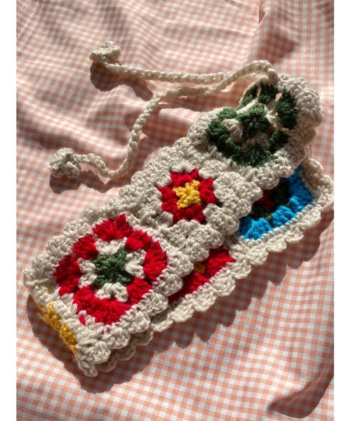 WC（ダブル シー）の「クロシェニットヘアアクセ（ヘアバンド・レディース・ブラック/アイボリー・FREE）」の2枚目の写真