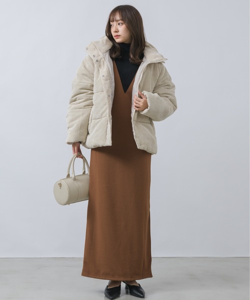 NEUNA(ヌナ)の「2WAY Uネック・Vネックロングワンピース(ワンピース・レディース・ホワイト/ブラック/イエロー/ブラウン・SMALL/FREE)」の5枚目の写真