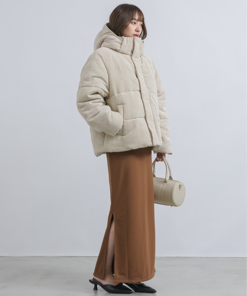 NEUNA(ヌナ)の「2WAY Uネック・Vネックロングワンピース(ワンピース・レディース・ホワイト/ブラック/イエロー/ブラウン・SMALL/FREE)」の6枚目の写真