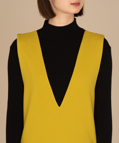 NEUNA(ヌナ)の「2WAY Uネック・Vネックロングワンピース(ワンピース・レディース・ホワイト/ブラック/イエロー/ブラウン・SMALL/FREE)」の21枚目の写真