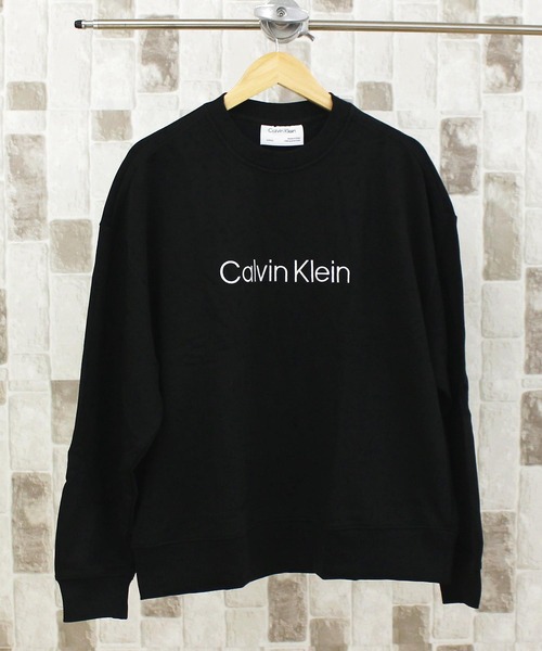 Calvin Klein（カルバン・クライン）の「CK ロゴプリントクルーネックスウェットプルオーバー（スウェット・メンズ・ホワイト/ブラック・S/M/L/XL/XXL）」の2枚目の写真