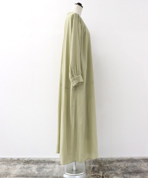 Pierrot(ピエロ)の「バンドカラーフレアシャツワンピース(シャツワンピース・レディース・オフホワイト/ブラック/ミント/イエロー・M/L/PM)」の12枚目の写真