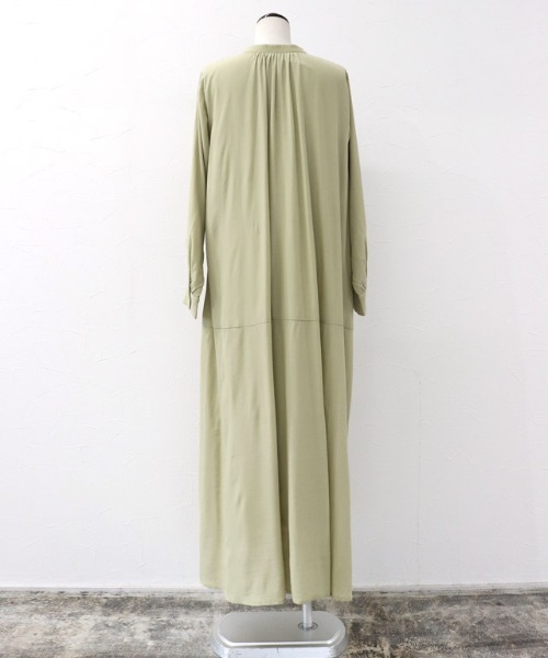 Pierrot(ピエロ)の「バンドカラーフレアシャツワンピース(シャツワンピース・レディース・オフホワイト/ブラック/ミント/イエロー・M/L/PM)」の13枚目の写真