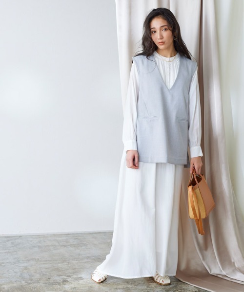 Pierrot(ピエロ)の「バンドカラーフレアシャツワンピース(シャツワンピース・レディース・オフホワイト/ブラック/ミント/イエロー・M/L/PM)」の5枚目の写真