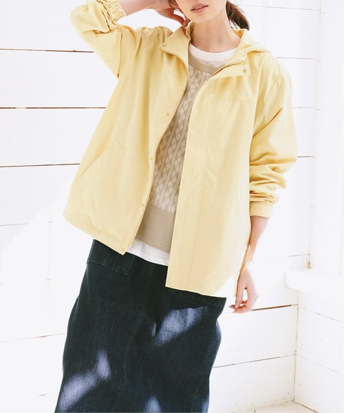 ikka(イッカ)の「【Sサイズ WEB限定】撥水パッカブルマンパー2(マウンテンパーカー・レディース・ベージュ/オリーブ/その他1/レモンイエロー・S/M/L)」の11枚目の写真