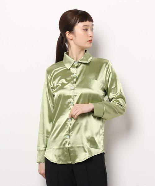 BLANC FICELLE(ブランフィセル)の「サテン シャツ(シャツ/ブラウス・レディース・ベージュ/グリーン/Off White/ブラック・SMALL/LARGE/XX-LARGE/MEDIUM/XXX-LARGE/X-LARGE)」の4枚目の写真