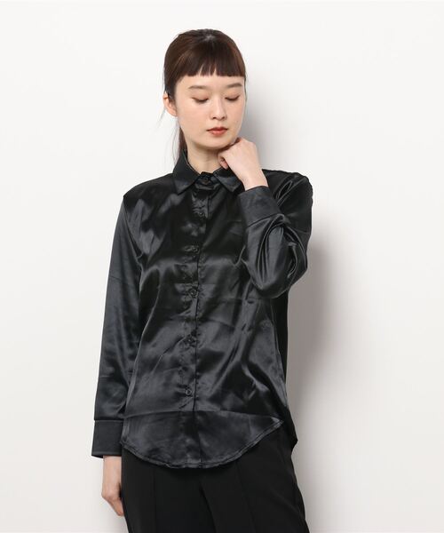 BLANC FICELLE(ブランフィセル)の「サテン シャツ(シャツ/ブラウス・レディース・ベージュ/グリーン/Off White/ブラック・SMALL/LARGE/XX-LARGE/MEDIUM/XXX-LARGE/X-LARGE)」の3枚目の写真