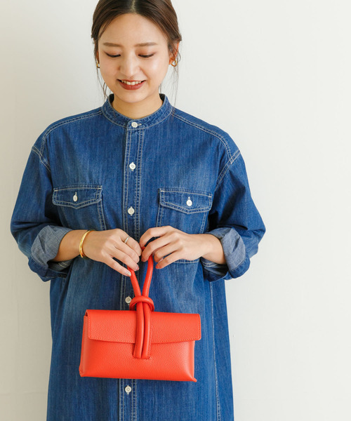 URBAN RESEARCH(アーバンリサーチ)の「2WAYスクエアループバッグ(ショルダーバッグ・レディース・レッド/ネイビー/オリーブ/ホワイト/キャメル/ベージュ系その他/グレー系その他・-)」の18枚目の写真