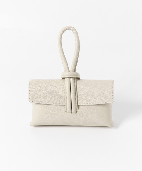 URBAN RESEARCH(アーバンリサーチ)の「2WAYスクエアループバッグ(ショルダーバッグ・レディース・レッド/ネイビー/オリーブ/ホワイト/キャメル/ベージュ系その他/グレー系その他・-)」の4枚目の写真