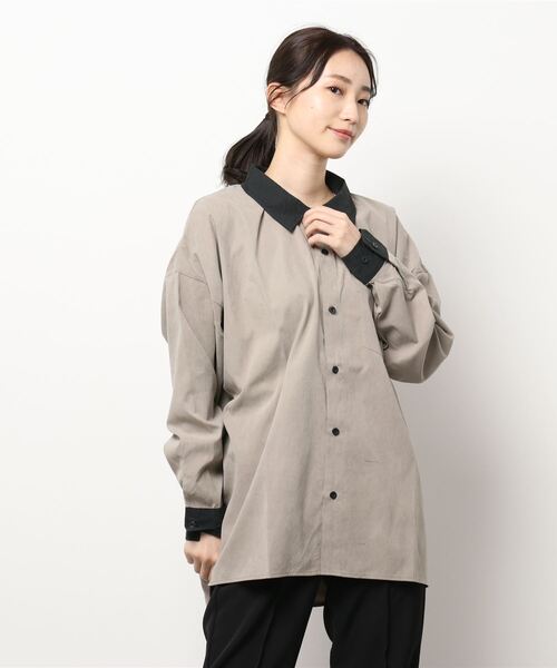 THISIS(ディスイズ)の「ポリピーチ ビッグシルエット クレリックシャツ(シャツ/ブラウス・レディース・ホワイト/ブラック/サックスブルー/グレイッシュベージュ/チャコール・LARGE/X-LARGE/MEDIUM)」の2枚目の写真
