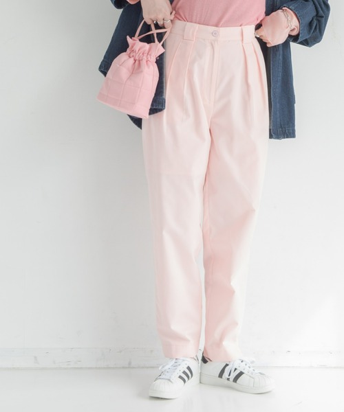 タックテーパードパンツ