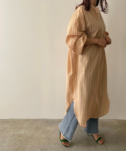 210nouve（トゥージュヌーブ）の「リネンライクストライプバンドカラーシャツワンピ（シャツワンピース・レディース・ブルー/グリーン/ブラック/オレンジ・FREE）」の4枚目の写真