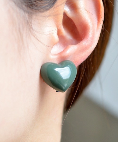 Fun & Daily（ファンアンドデイリー）の「F&D : ビビットハートイヤリング（イヤリング・レディース・レッド/ブルー/グリーン・FREE）」の5枚目の写真
