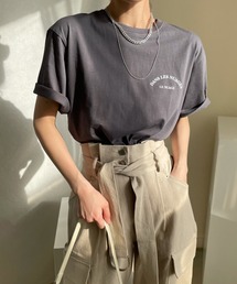 バックロゴプリントTシャツ