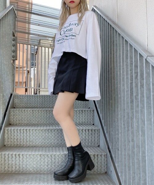 Figments(フィグメンツ)の「クロップドロゴロンT(Tシャツ/カットソー・レディース・ホワイト/ブラック・FREE)」の3枚目の写真