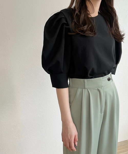 ISOOK(アイスー)の「【ZOZOTOWN限定】Puffsleeve blouse / パフスリーブブラウス(シャツ/ブラウス・レディース・ブラック/ライトイエロー・FREE)」の1枚目の写真
