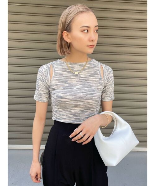 EMODA（エモダ）の「カッティングフィットトップ（Tシャツ/カットソー・レディース・ホワイト/ブラック/グレー/ピンク・FREE）」の4枚目の写真