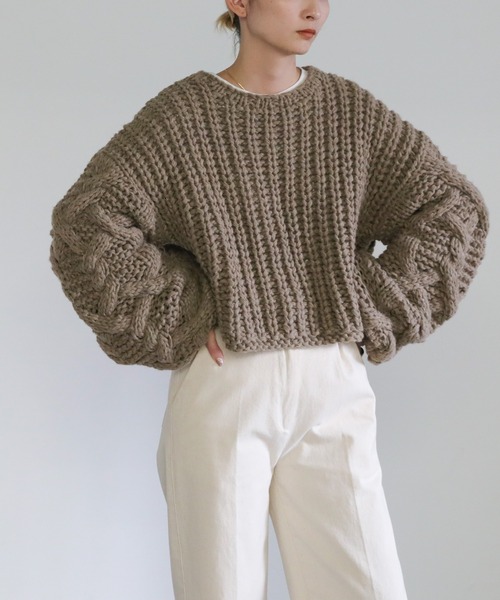 select MOCA(セレクトモカ)の「ボリュームケーブルショートニット(ニット/セーター・レディース・オフホワイト/モスグリーン/グレイッシュベージュ・FREE)」の21枚目の写真