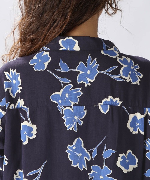 niko and...（ニコアンド）の「幾何アートプリント開襟シャツ（シャツ/ブラウス・レディース・ネイビー/ピンク/グリーン/ボルドー・MEDIUM/LARGE）」の6枚目の写真